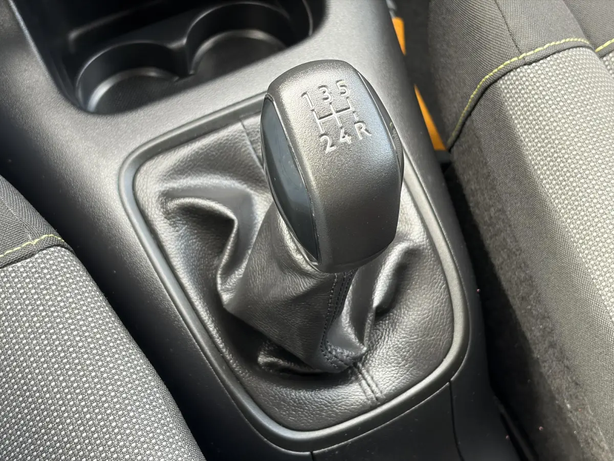 1.2 PureTech Feel Edition 2e Eigenaar,Navi,Carplay,Clima,Cruise,Pdc,Rijstrooksensor,Lm velgen,N.A.P,Net beurt gehad,Bj 12-2017,Apk tot 02-2027