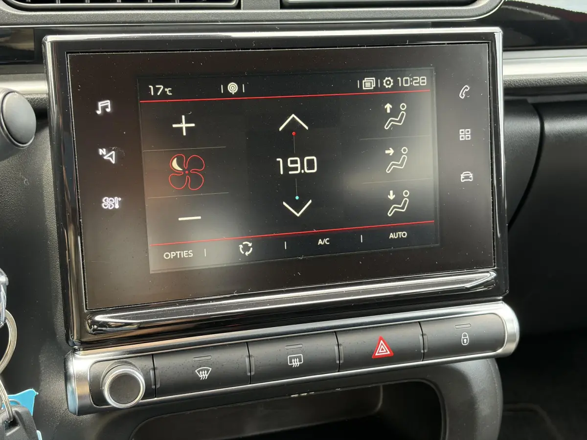 1.2 PureTech Feel Edition 2e Eigenaar,Navi,Carplay,Clima,Cruise,Pdc,Rijstrooksensor,Lm velgen,N.A.P,Net beurt gehad,Bj 12-2017,Apk tot 02-2027