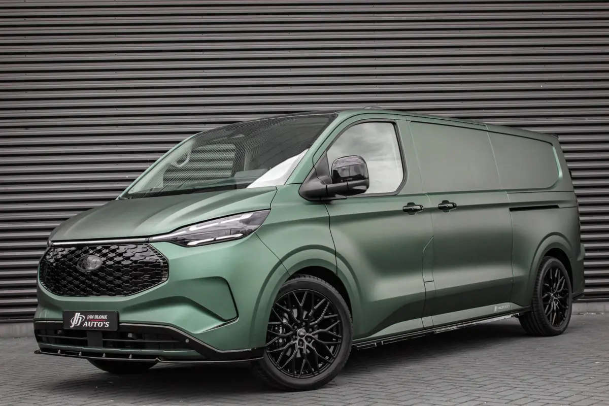 Cust. 340 L2H1 Limited 71 kWh 218PK / JB- EDITON / CAMERA / 350KM RANGE / APPLE CARPLAY /DRIVERS- PACK /FULL OPTION