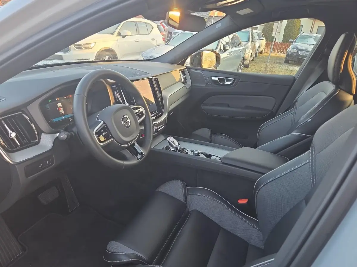2.0 T8 Plug-in hybrid AWD Plus Dark (335kW/455PK) ** PANORAMA, ACC, VERW. ST, 21-inch LMV ** 1e EIG - UNFALLFREI ** ** INFORMEER OOK NAAR ONZE AANTREKKELIJKE FINANCIAL-LEASE TARIEVEN **