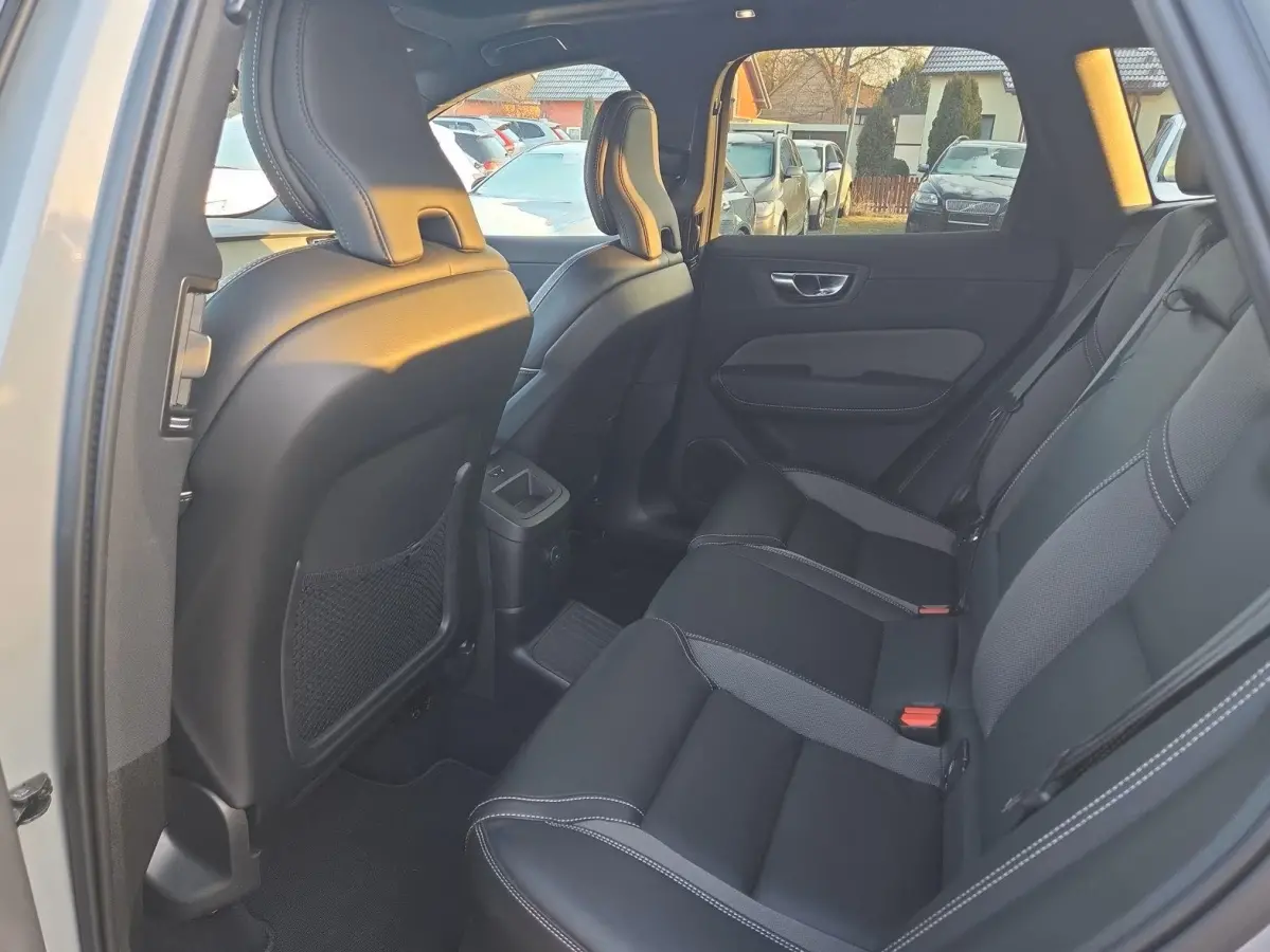 2.0 T8 Plug-in hybrid AWD Plus Dark (335kW/455PK) ** PANORAMA, ACC, VERW. ST, 21-inch LMV ** 1e EIG - UNFALLFREI ** ** INFORMEER OOK NAAR ONZE AANTREKKELIJKE FINANCIAL-LEASE TARIEVEN **
