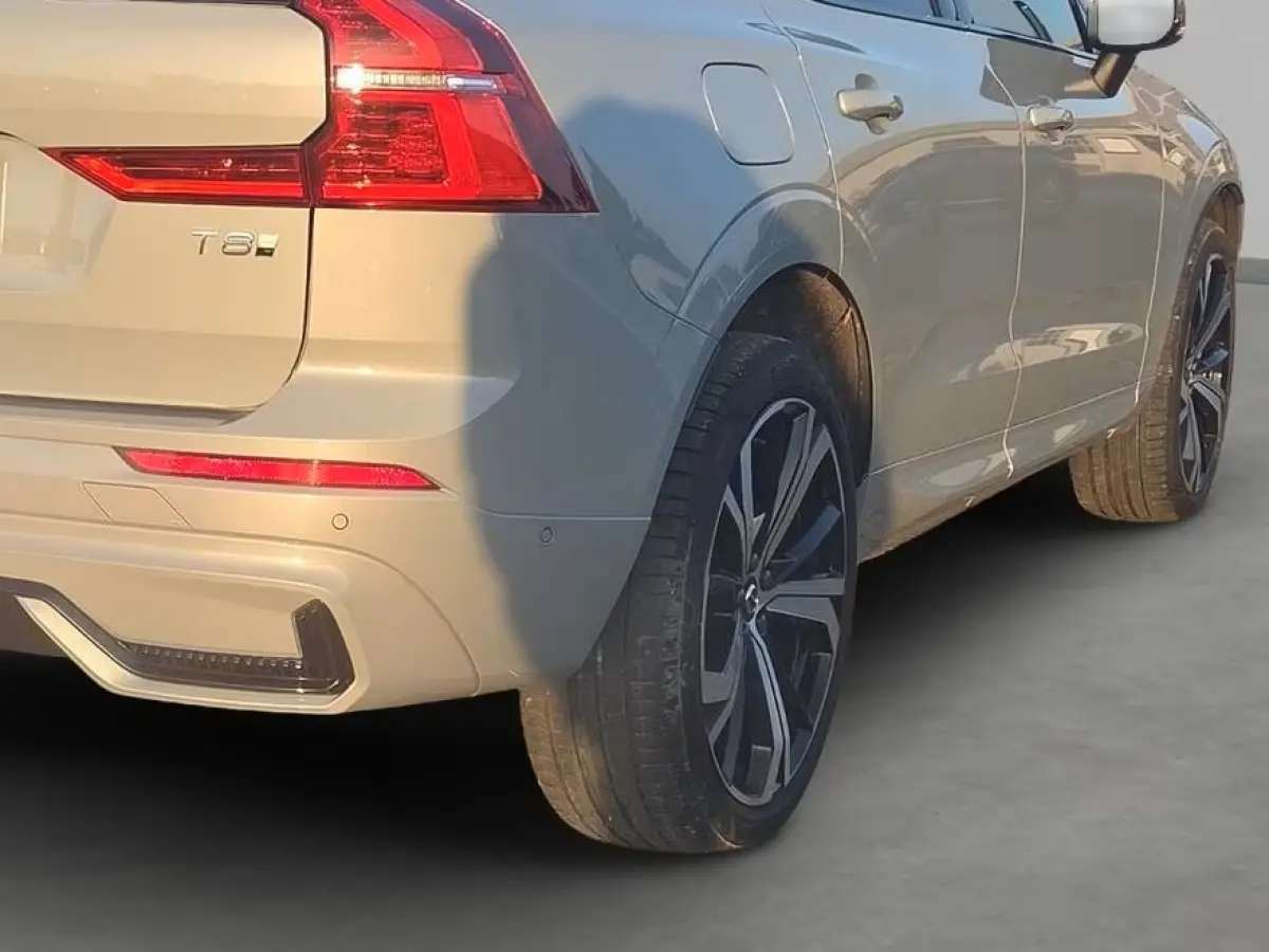 2.0 T8 Plug-in hybrid AWD Plus Dark (335kW/455PK) ** PANORAMA, ACC, VERW. ST, 21-inch LMV ** 1e EIG - UNFALLFREI ** ** INFORMEER OOK NAAR ONZE AANTREKKELIJKE FINANCIAL-LEASE TARIEVEN **