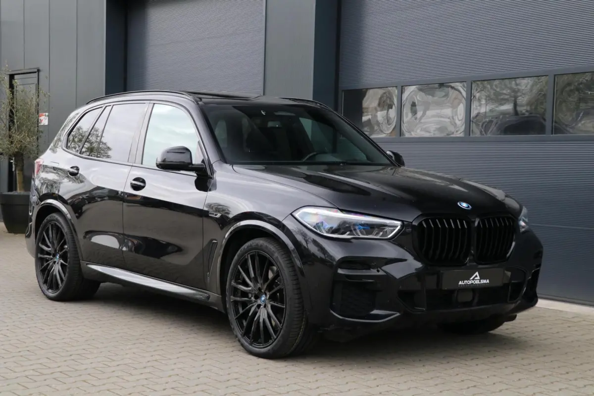 xDrive45e High Executive M-SPORT Panodak Headup Trekhaak ShadowLine Stoel/Stuur verwarming Carplay Luchtvering 22''Inch Laserlicht BJ2021