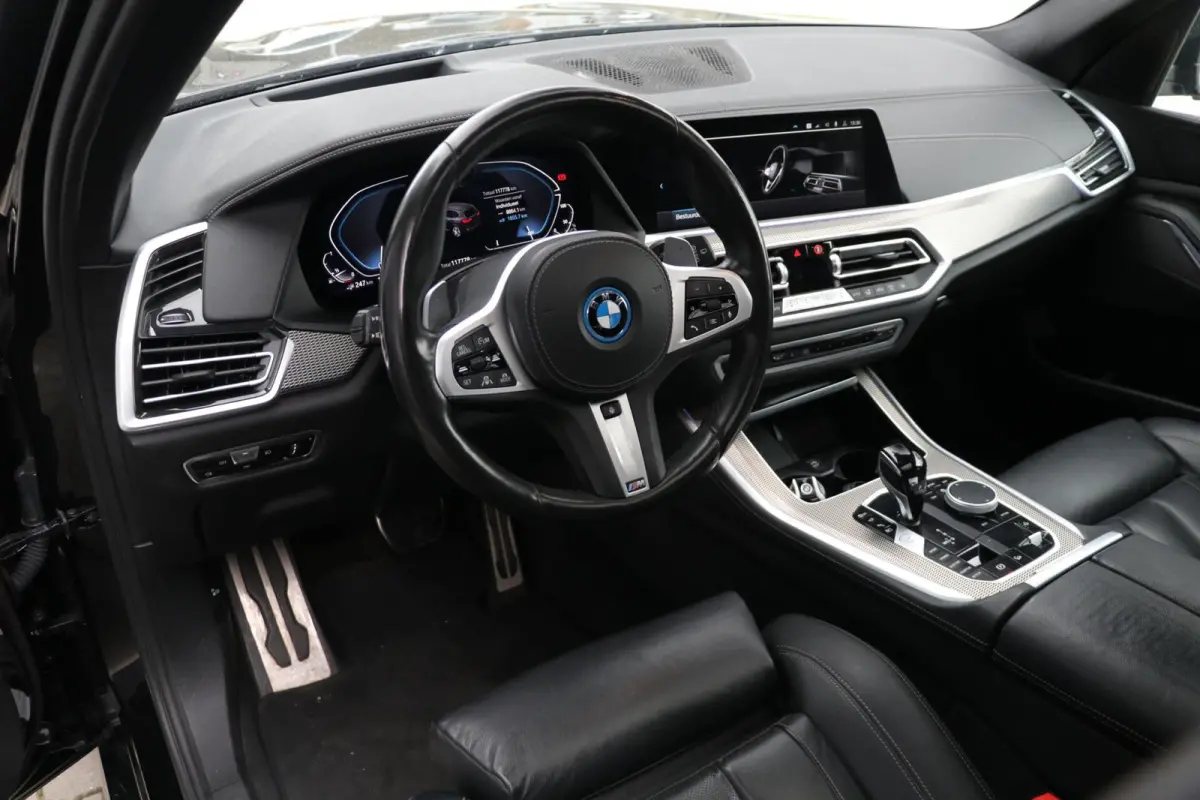 xDrive45e High Executive M-SPORT Panodak Headup Trekhaak ShadowLine Stoel/Stuur verwarming Carplay Luchtvering 22''Inch Laserlicht BJ2021