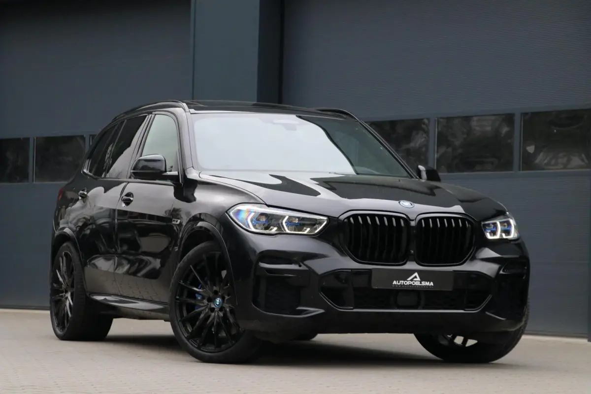 xDrive45e High Executive M-SPORT Panodak Headup Trekhaak ShadowLine Stoel/Stuur verwarming Carplay Luchtvering 22''Inch Laserlicht BJ2021