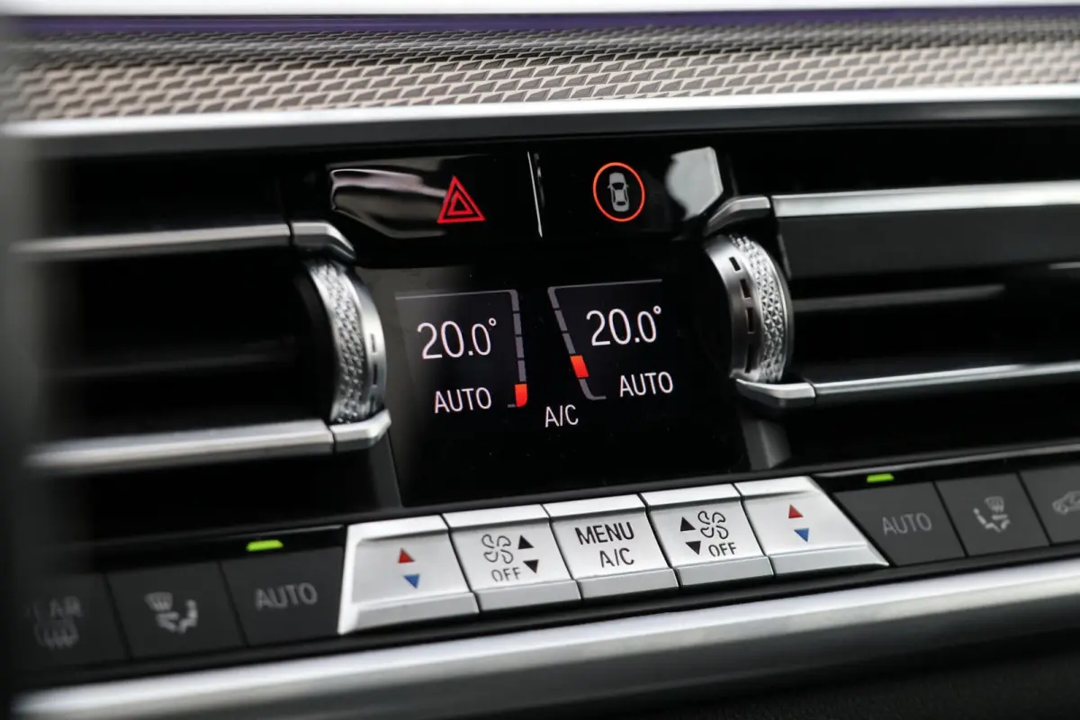 xDrive45e High Executive M-SPORT Panodak Headup Trekhaak ShadowLine Stoel/Stuur verwarming Carplay Luchtvering 22''Inch Laserlicht BJ2021