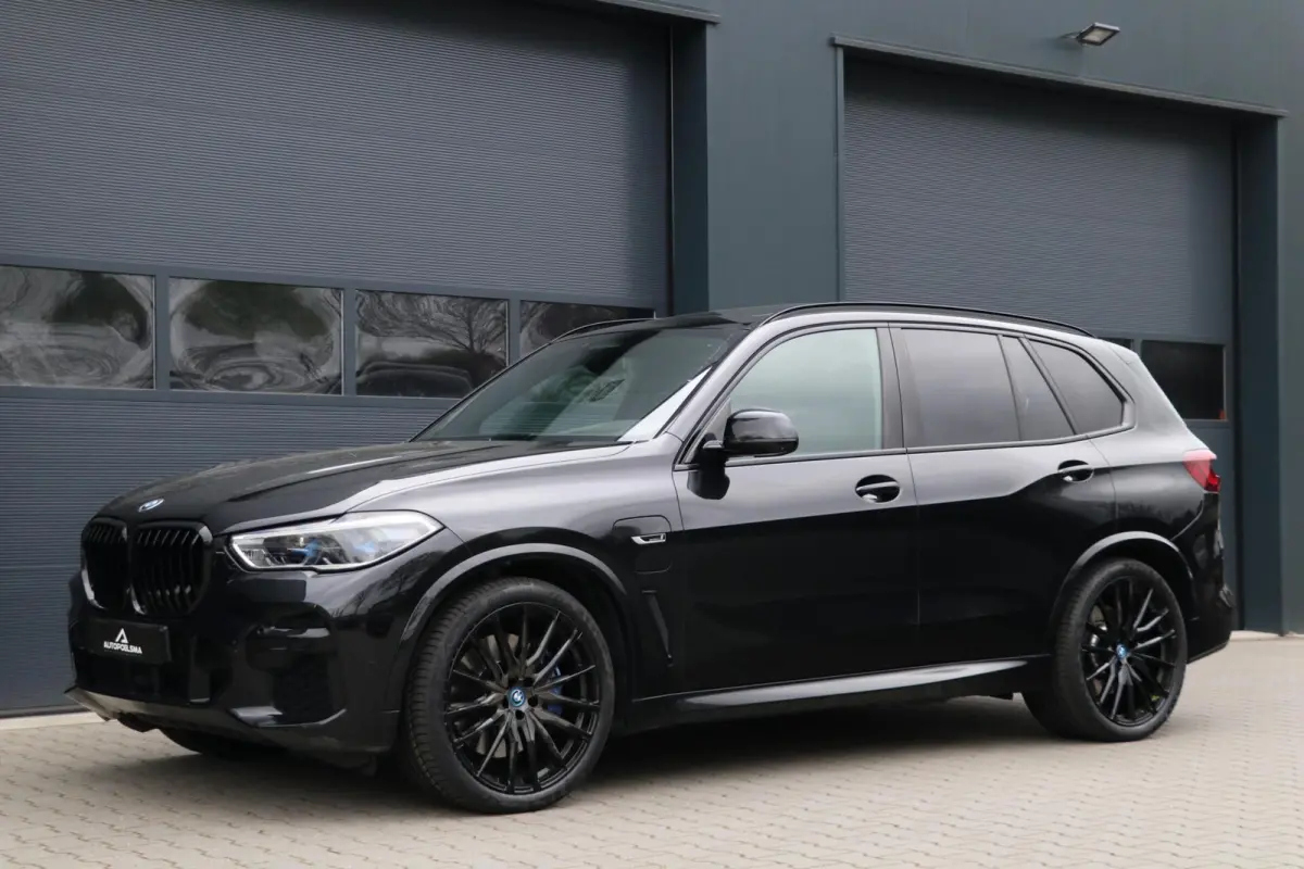 xDrive45e High Executive M-SPORT Panodak Headup Trekhaak ShadowLine Stoel/Stuur verwarming Carplay Luchtvering 22''Inch Laserlicht BJ2021