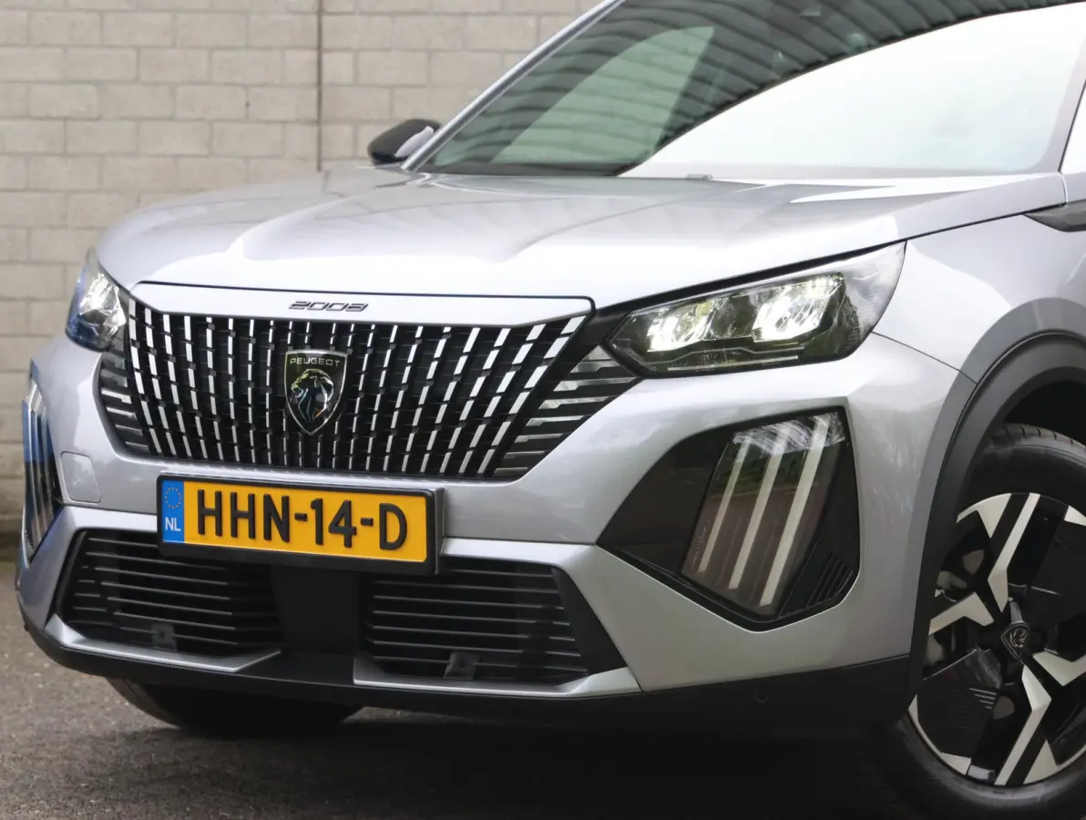 1.2 100 Allure | Navigatie | Keyless Entry | Cruise Control