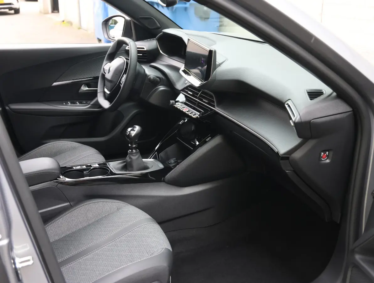 1.2 100 Allure | Navigatie | Keyless Entry | Cruise Control