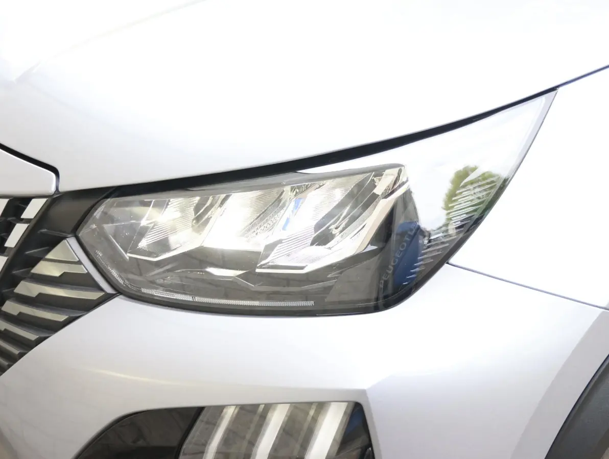 1.2 100 Allure | Navigatie | Keyless Entry | Cruise Control