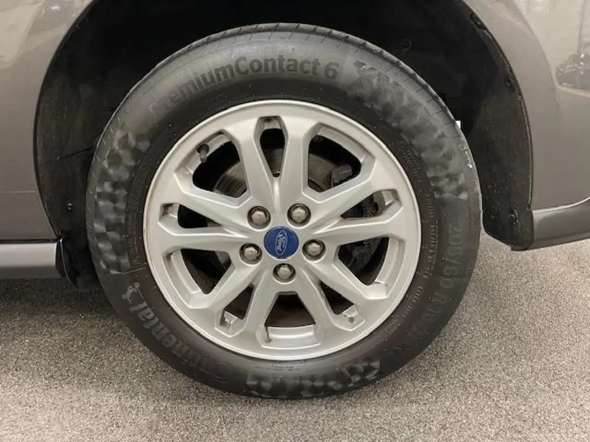 1.5 EcoBlue L2 Trend Navigatie Airco Parkeersensoren Cruise Control 3Zits Camera DAB+