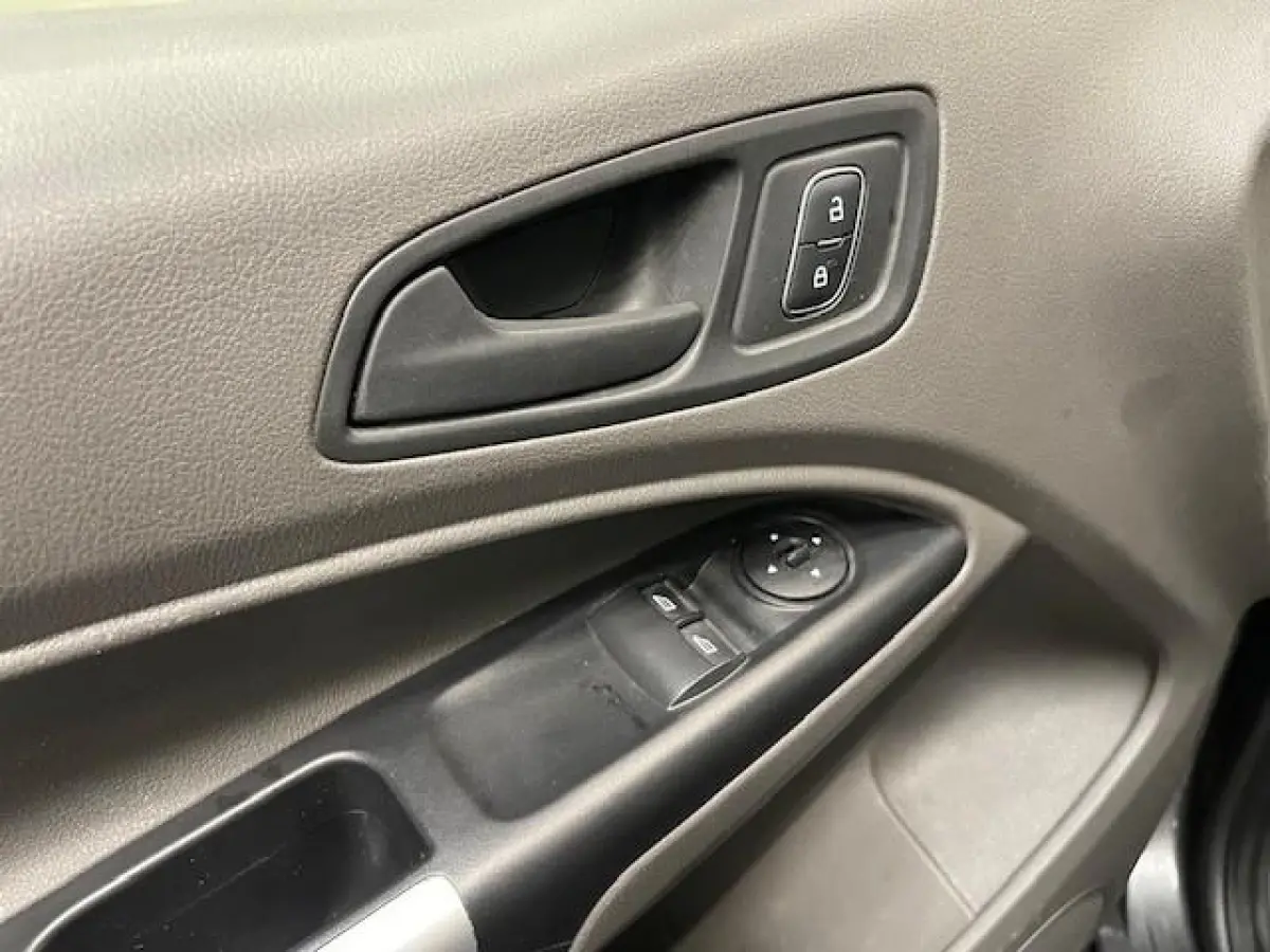 1.5 EcoBlue L2 Trend Navigatie Airco Parkeersensoren Cruise Control 3Zits Camera DAB+