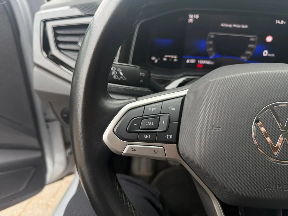 1.0 TSI Life Business Lane assist PDC V+A