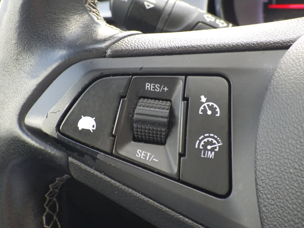 1.2 Edition, Trekhaak, Camera, Carplay, Cruise!