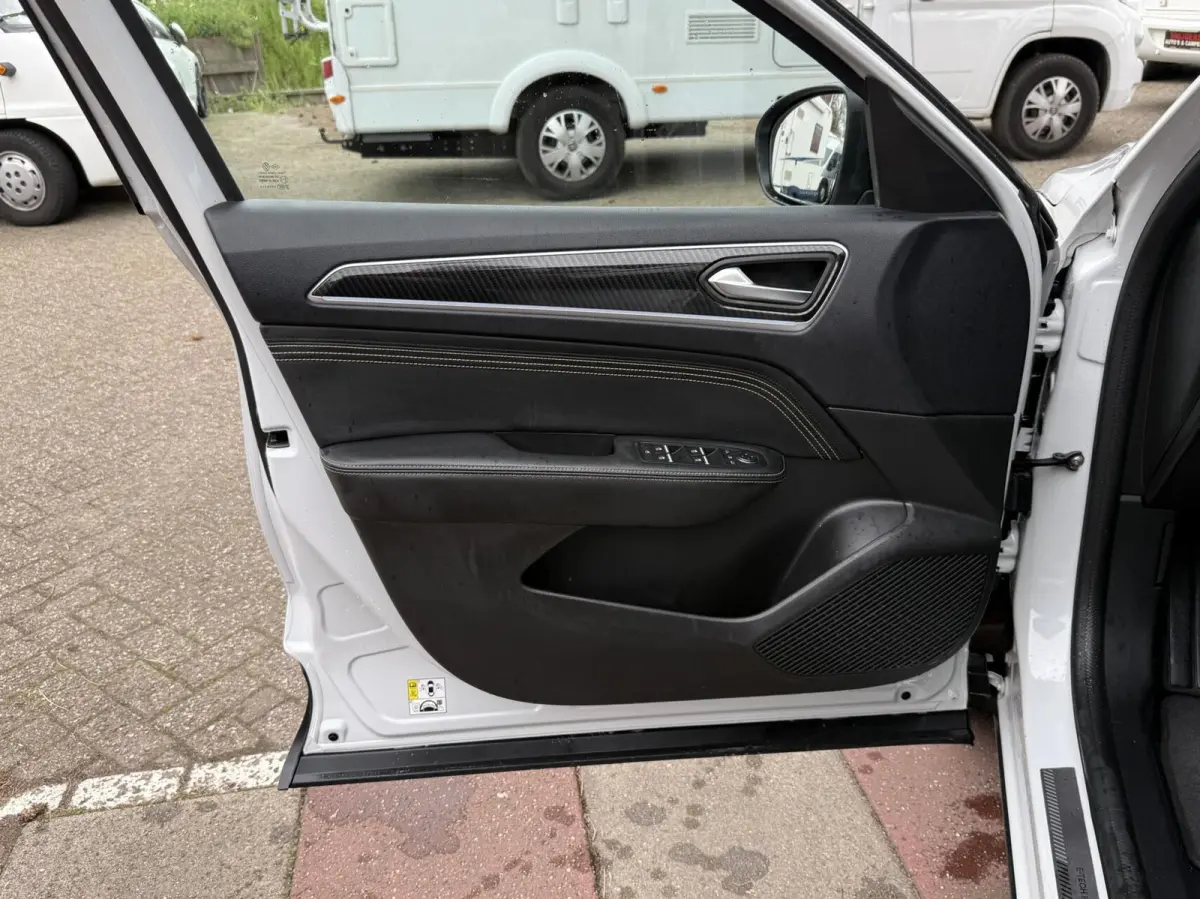 1.6 E-Tech full hybrid 145 techno,carplay