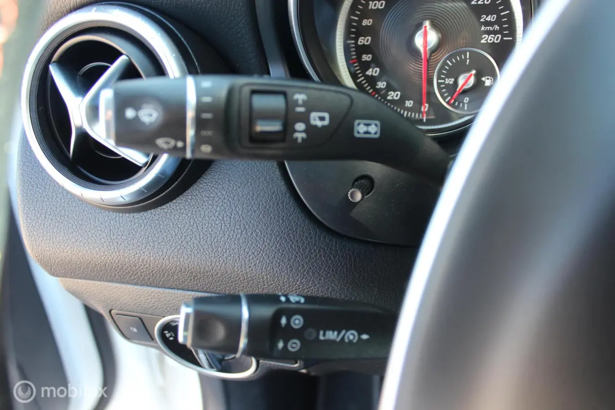 180 AMG Pano/Leder/Camera
