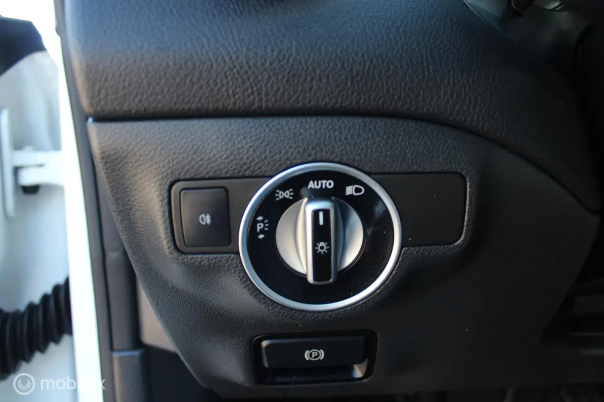 180 AMG Pano/Leder/Camera
