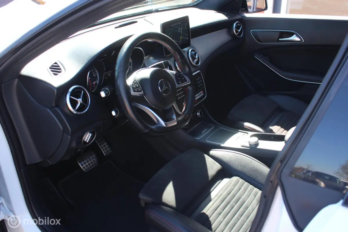 180 AMG Pano/Leder/Camera