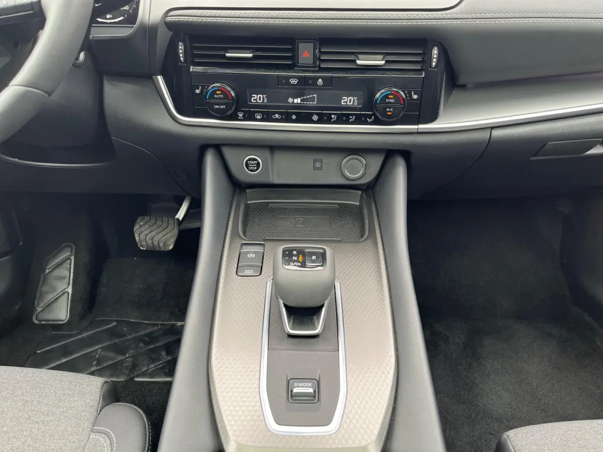 1.3 MHEV Xtronic N-Connecta | Cold Pack | Easy Pack | 360 camera | Apple Carplay en Android Auto | Adaptive Cruise Control