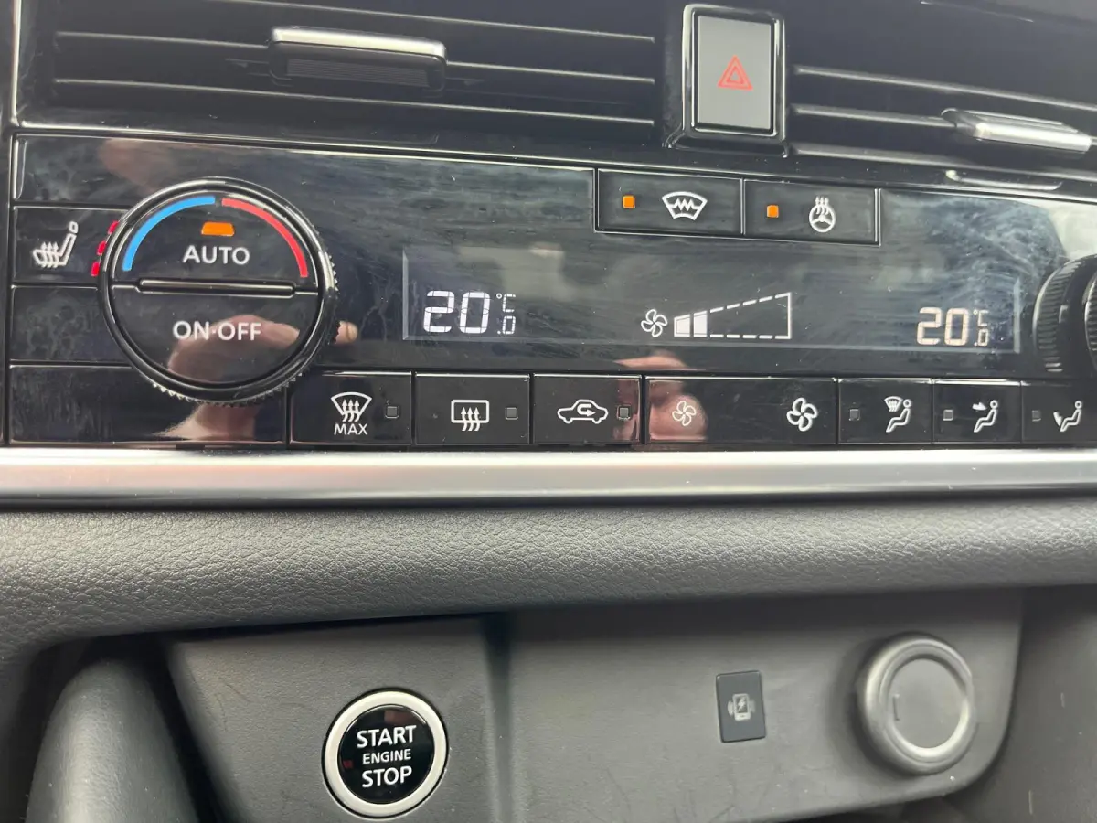 1.3 MHEV Xtronic N-Connecta | Cold Pack | Easy Pack | 360 camera | Apple Carplay en Android Auto | Adaptive Cruise Control