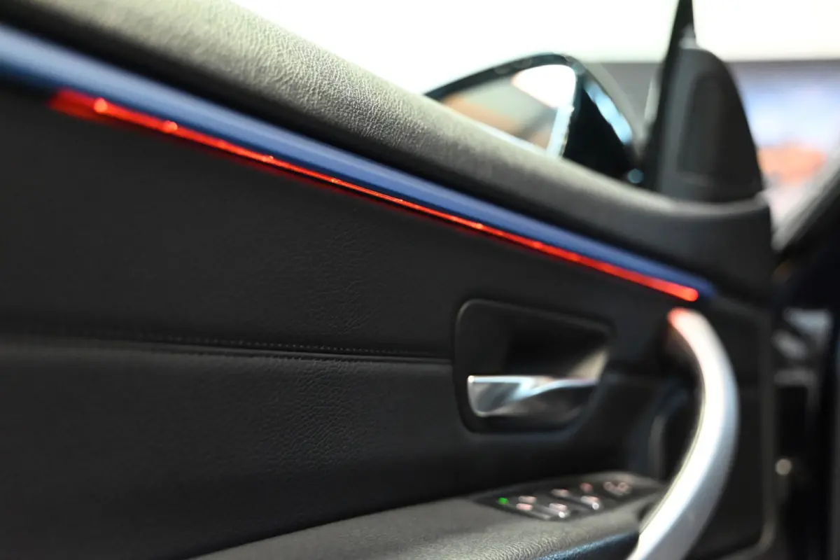 420i M-Sport - Active Cruise Control - Schuifdak - Keyless Entry - HUD - Adaptieve LED Koplampen -