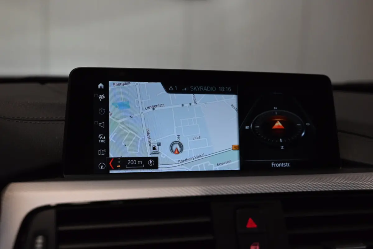 420i M-Sport - Active Cruise Control - Schuifdak - Keyless Entry - HUD - Adaptieve LED Koplampen -