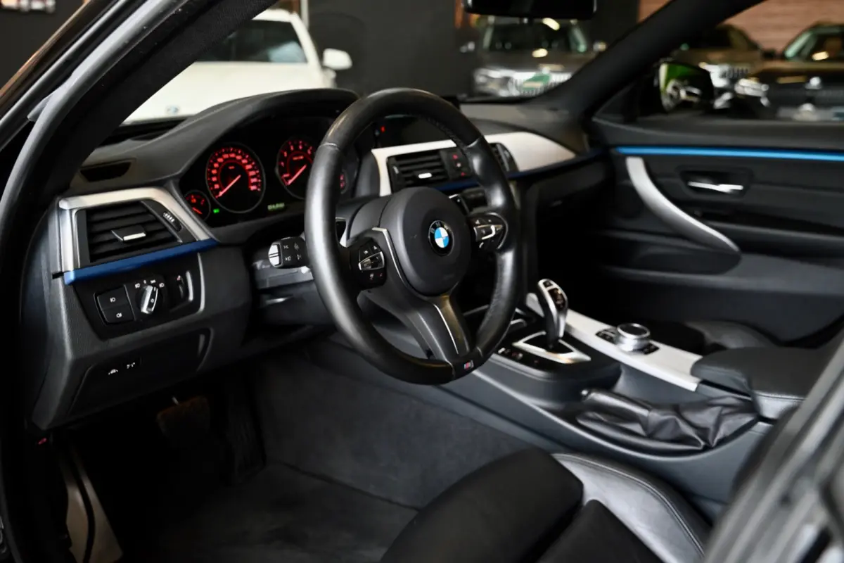 420i M-Sport - Active Cruise Control - Schuifdak - Keyless Entry - HUD - Adaptieve LED Koplampen -
