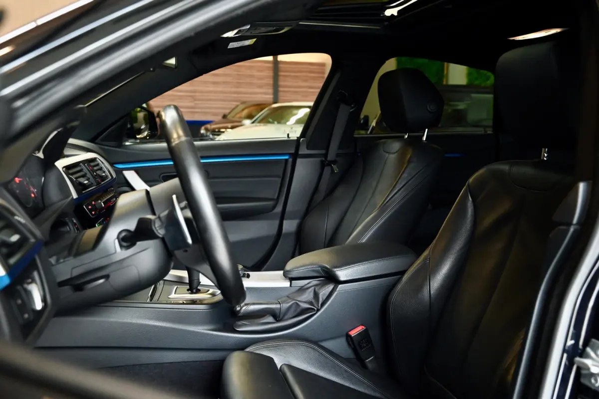 420i M-Sport - Active Cruise Control - Schuifdak - Keyless Entry - HUD - Adaptieve LED Koplampen -