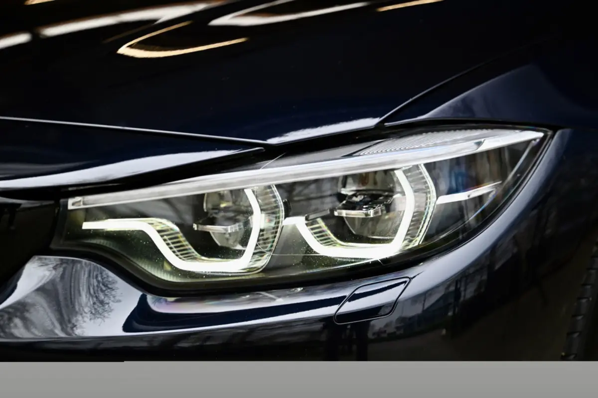 420i M-Sport - Active Cruise Control - Schuifdak - Keyless Entry - HUD - Adaptieve LED Koplampen -