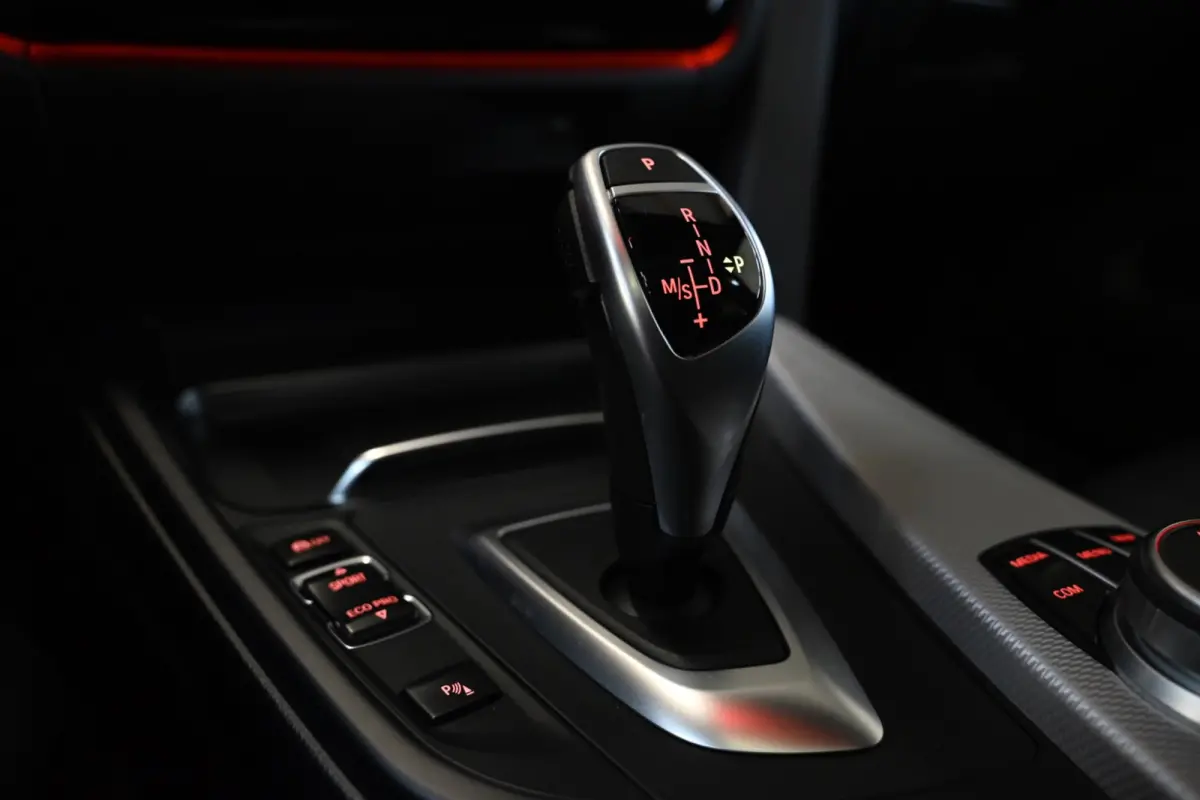 420i M-Sport - Active Cruise Control - Schuifdak - Keyless Entry - HUD - Adaptieve LED Koplampen -