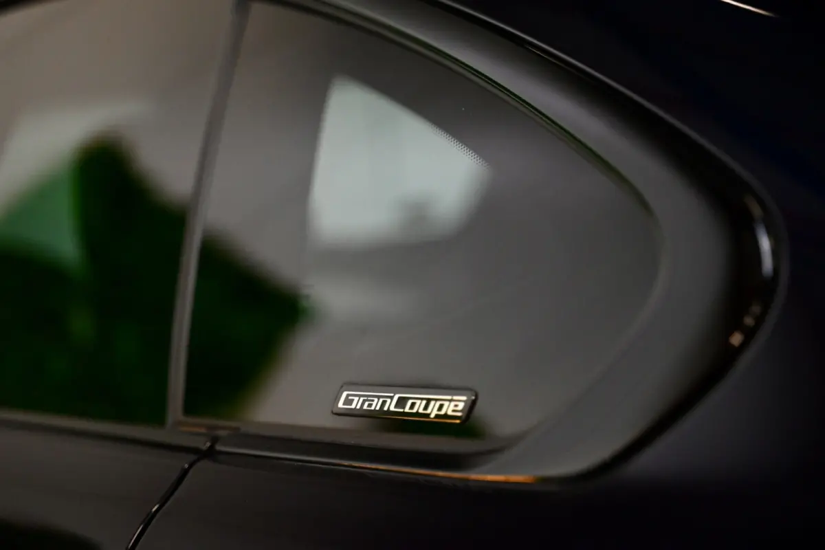 420i M-Sport - Active Cruise Control - Schuifdak - Keyless Entry - HUD - Adaptieve LED Koplampen -