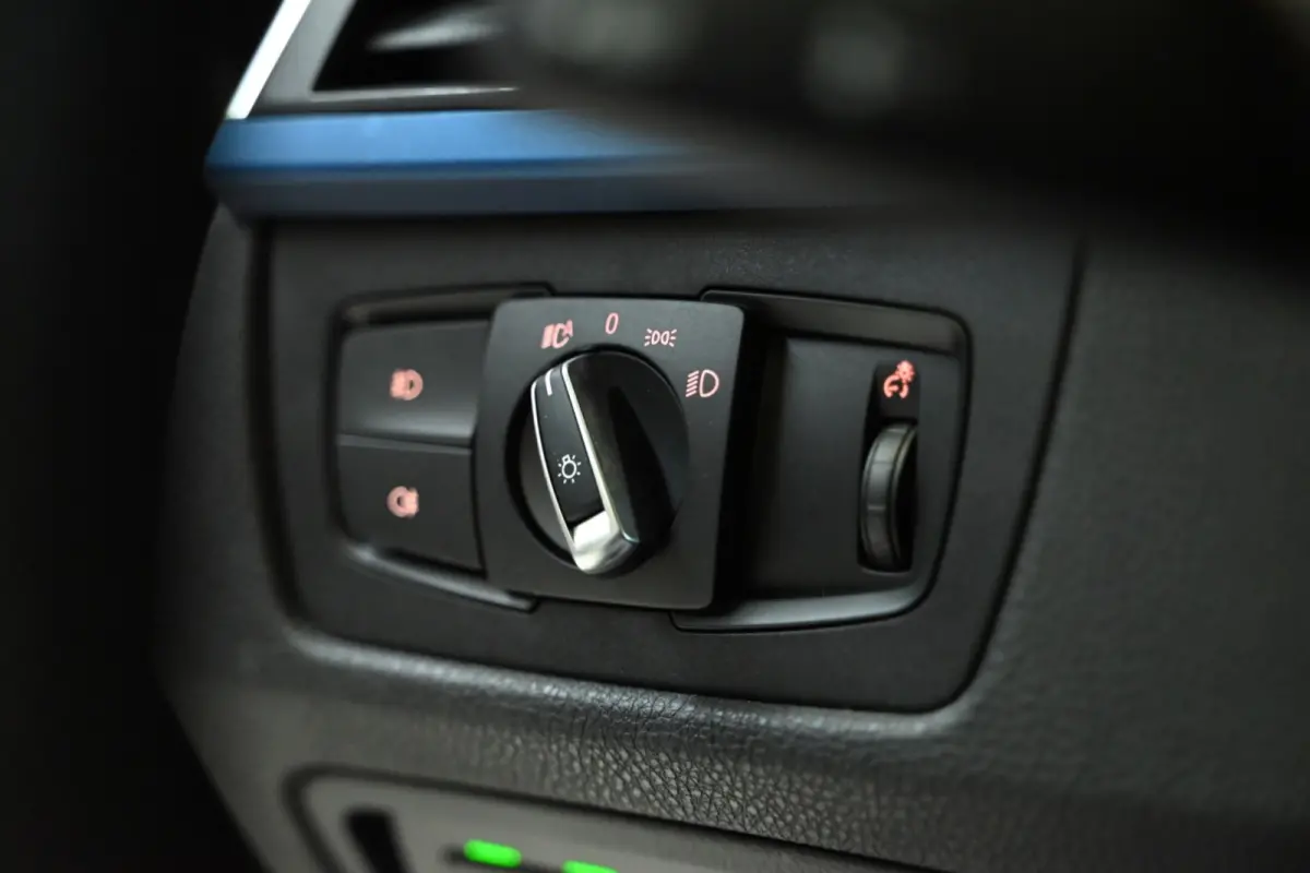 420i M-Sport - Active Cruise Control - Schuifdak - Keyless Entry - HUD - Adaptieve LED Koplampen -