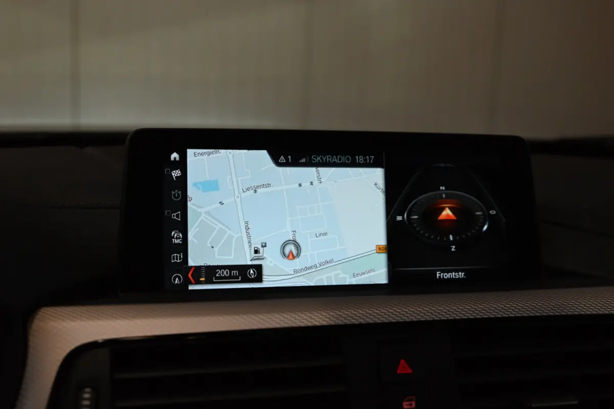 420i M-Sport - Active Cruise Control - Schuifdak - Keyless Entry - HUD - Adaptieve LED Koplampen -