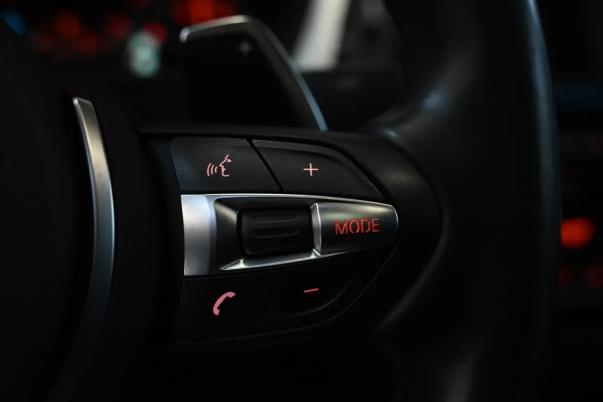 420i M-Sport - Active Cruise Control - Schuifdak - Keyless Entry - HUD - Adaptieve LED Koplampen -