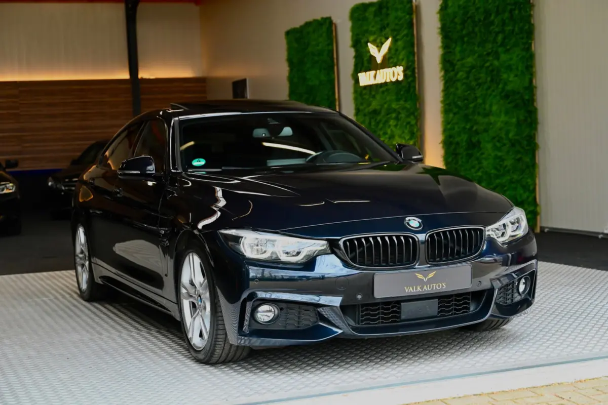 420i M-Sport - Active Cruise Control - Schuifdak - Keyless Entry - HUD - Adaptieve LED Koplampen -