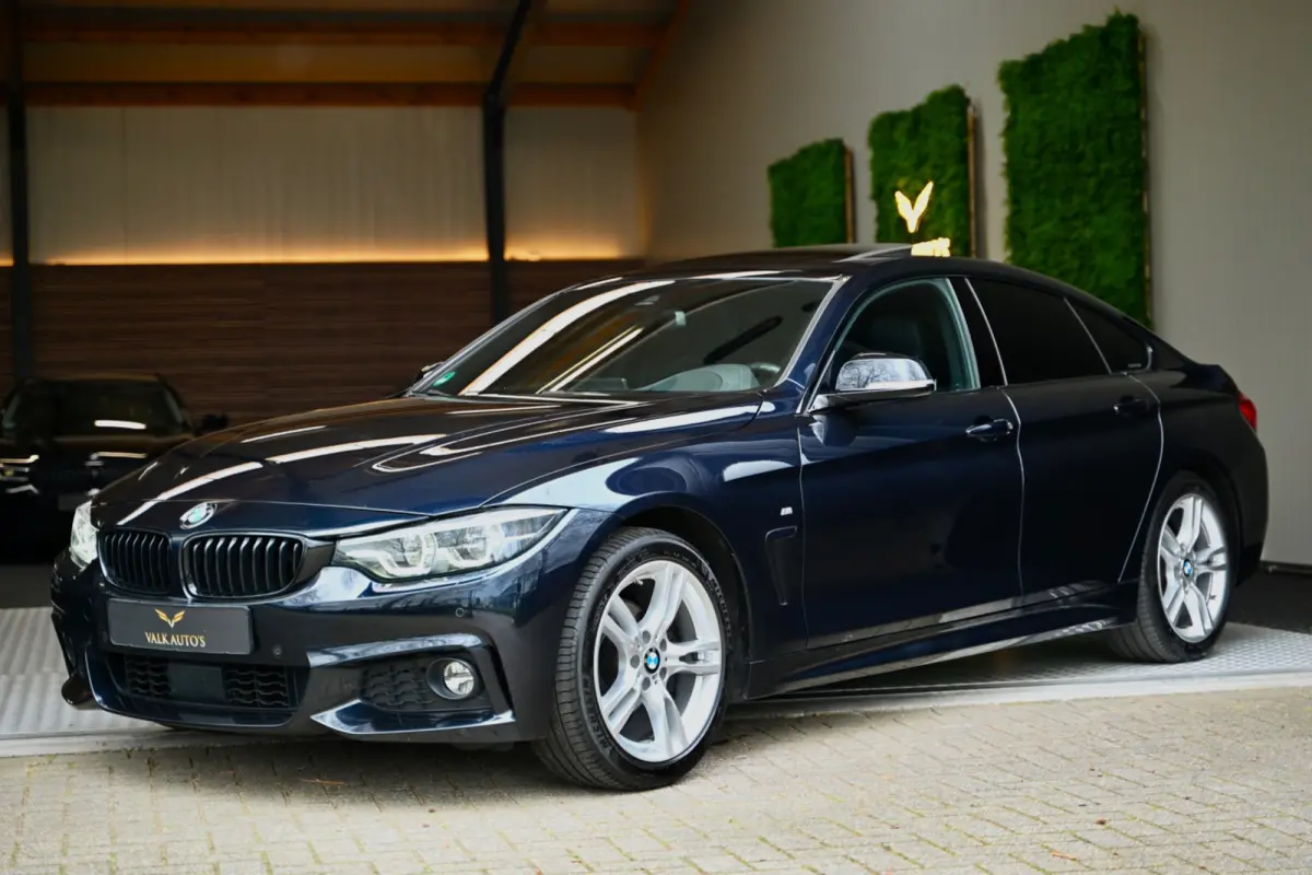 420i M-Sport - Active Cruise Control - Schuifdak - Keyless Entry - HUD - Adaptieve LED Koplampen -