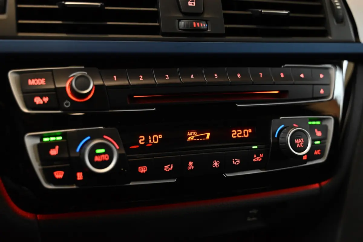 420i M-Sport - Active Cruise Control - Schuifdak - Keyless Entry - HUD - Adaptieve LED Koplampen -