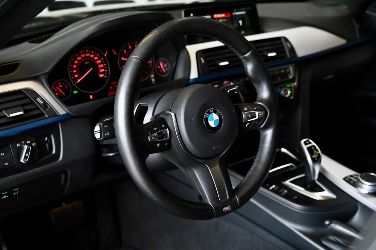 420i M-Sport - Active Cruise Control - Schuifdak - Keyless Entry - HUD - Adaptieve LED Koplampen -