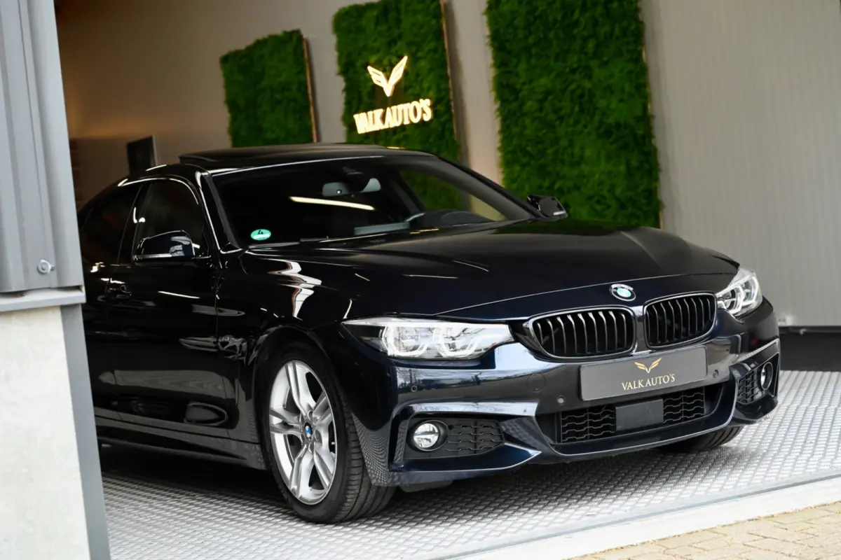 420i M-Sport - Active Cruise Control - Schuifdak - Keyless Entry - HUD - Adaptieve LED Koplampen -