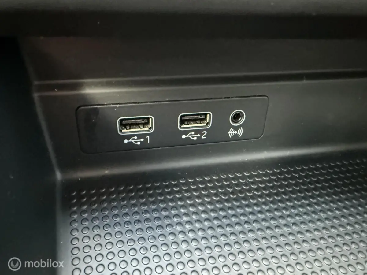 1.0 TSI FR | Stoelverwarming | Apple CarPlay