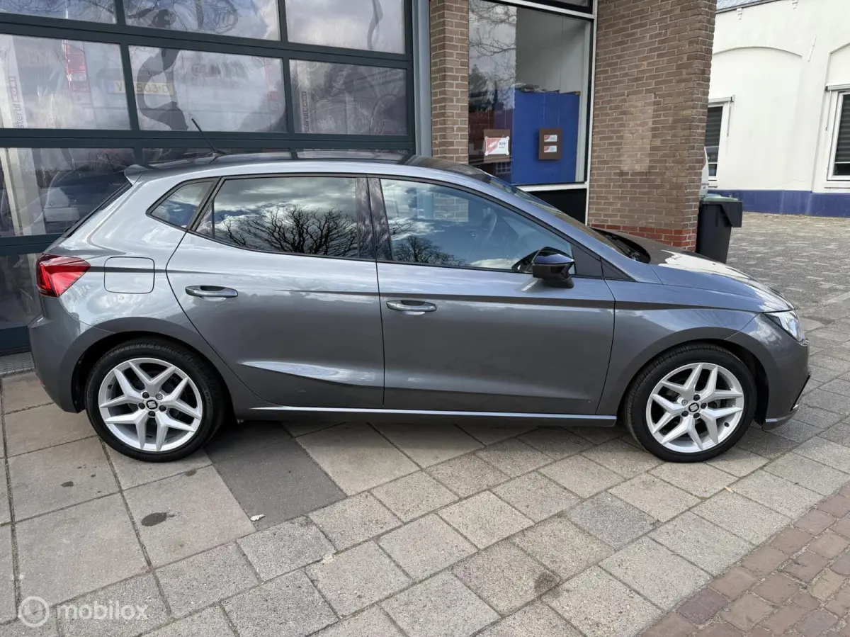 1.0 TSI FR | Stoelverwarming | Apple CarPlay