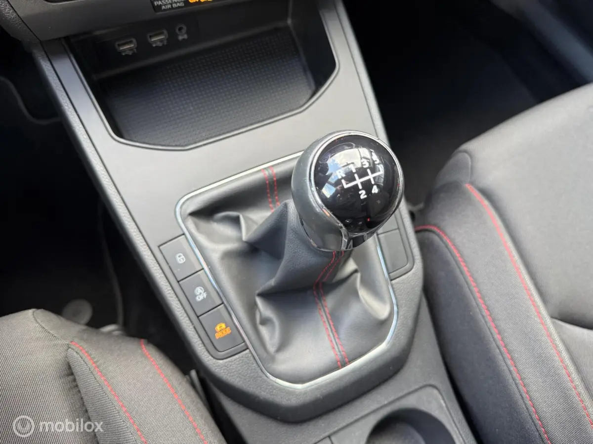 1.0 TSI FR | Stoelverwarming | Apple CarPlay