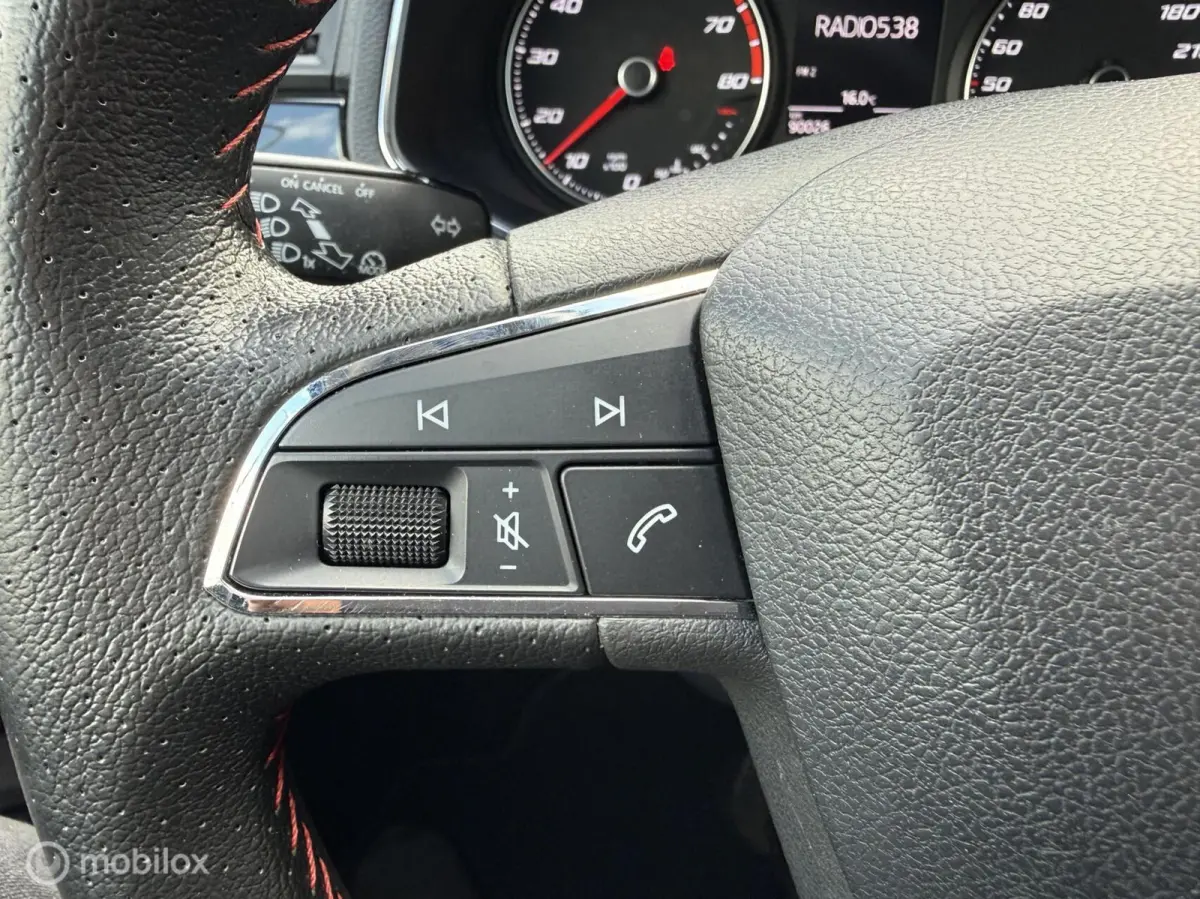 1.0 TSI FR | Stoelverwarming | Apple CarPlay