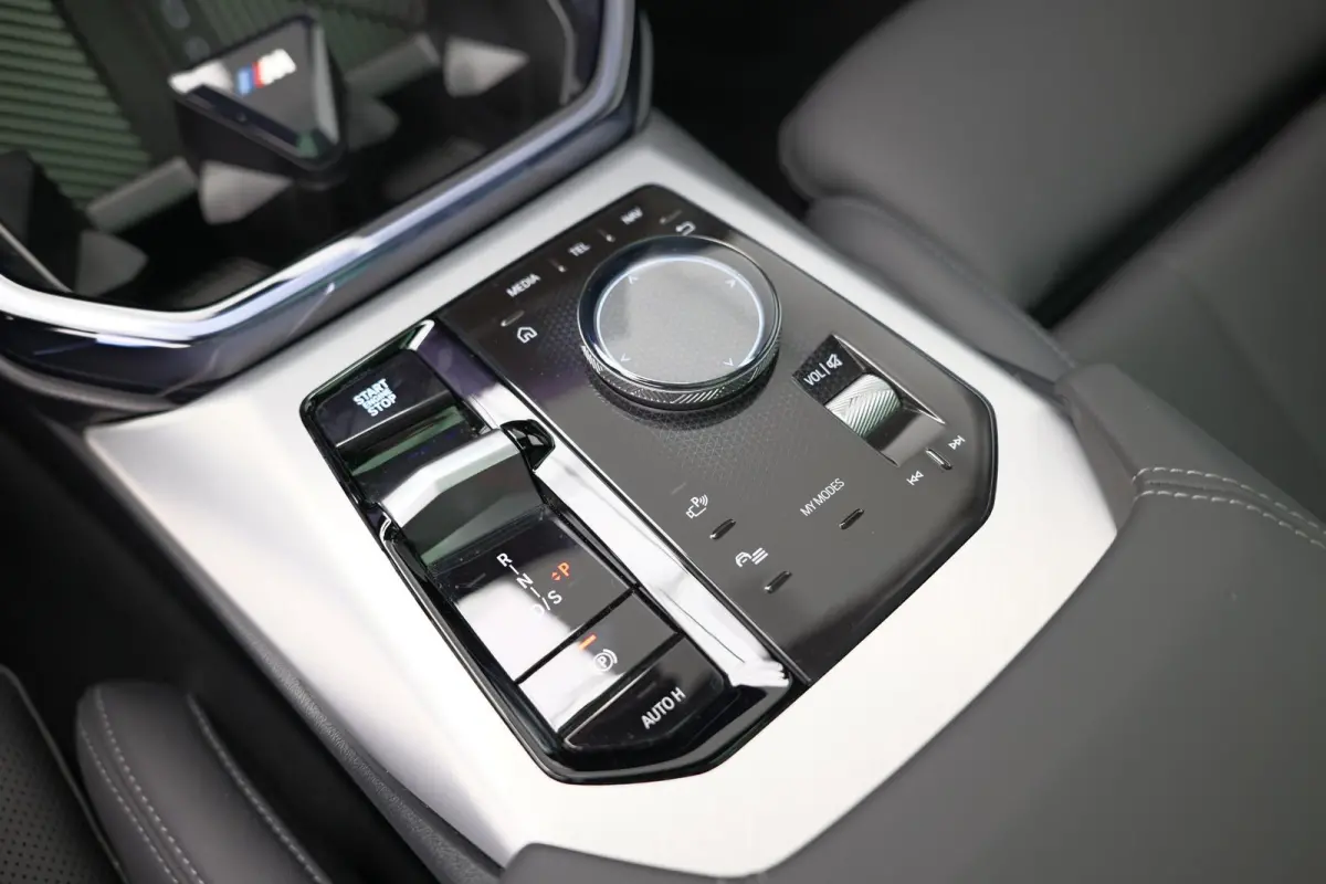 30e xDrive |Pano|M-pakket|Memory|Leder|