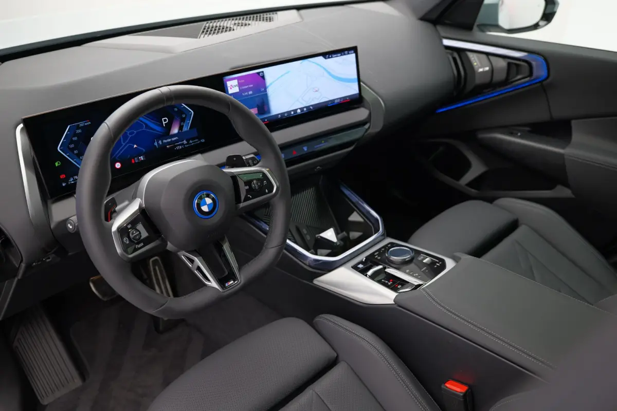 30e xDrive |Pano|M-pakket|Memory|Leder|