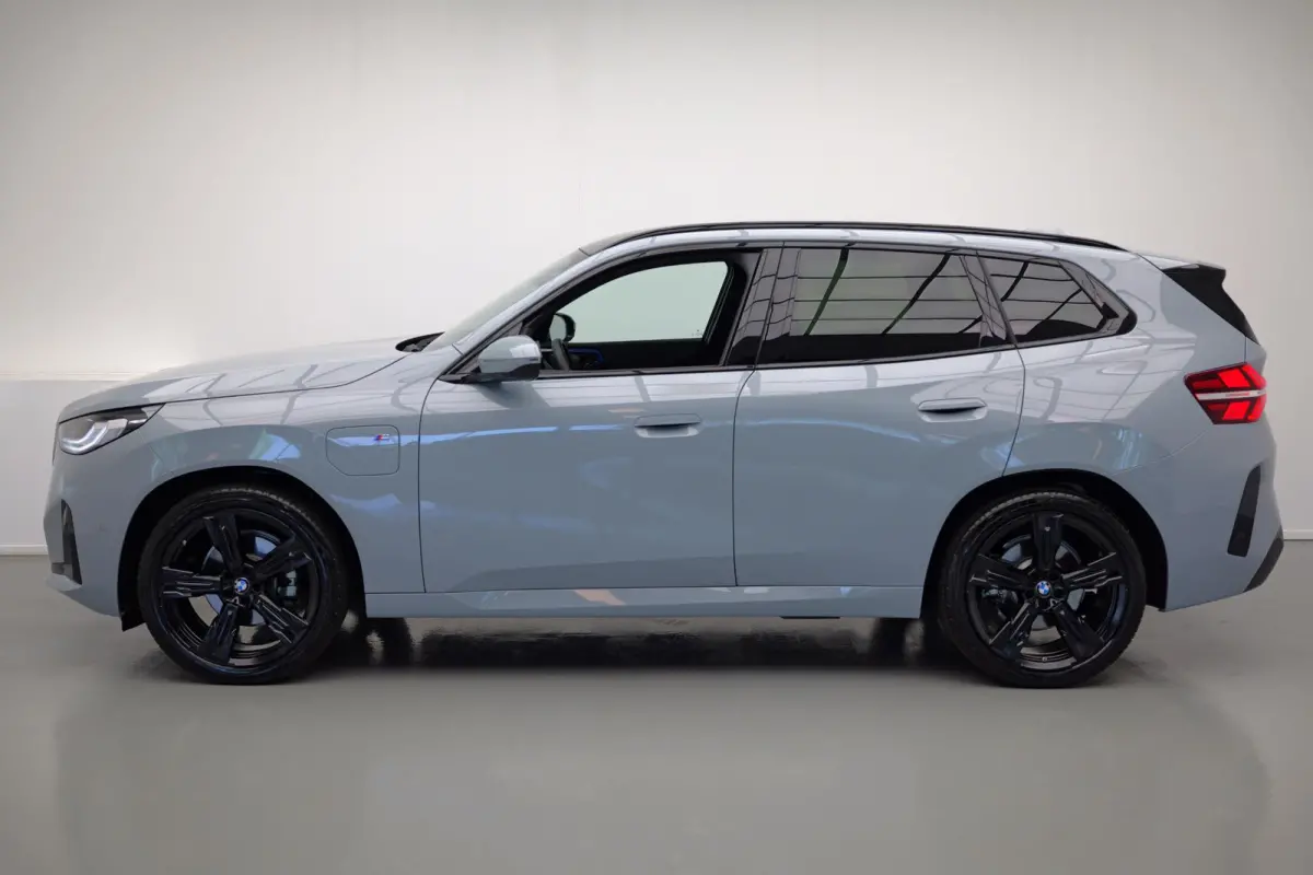 30e xDrive |Pano|M-pakket|Memory|Leder|