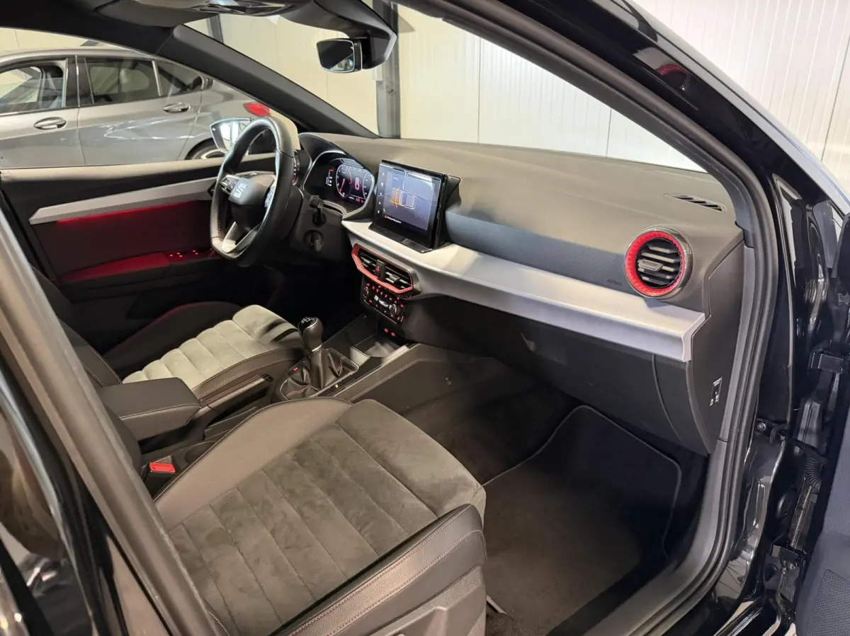 1.0 TSI FR Intense Virtual Camera Facelift Sfeer