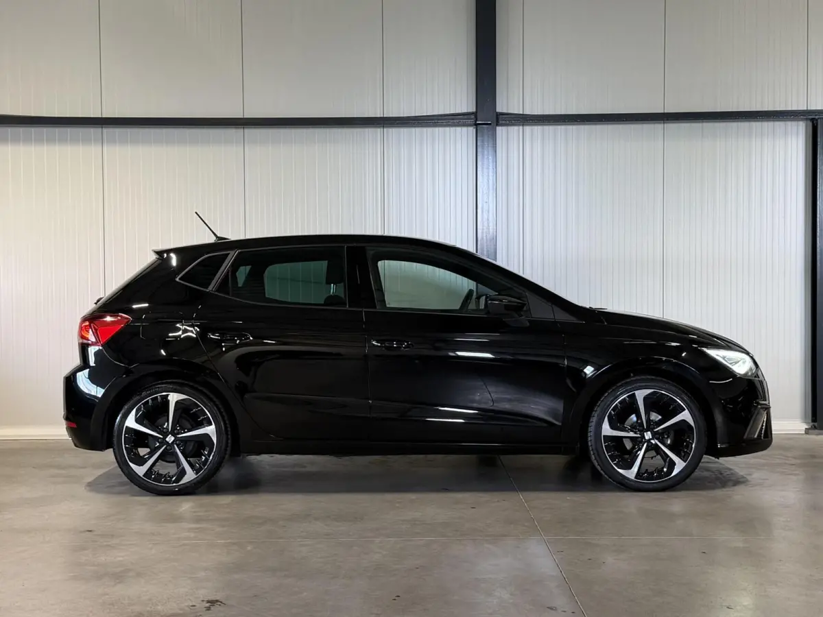 1.0 TSI FR Intense Virtual Camera Facelift Sfeer