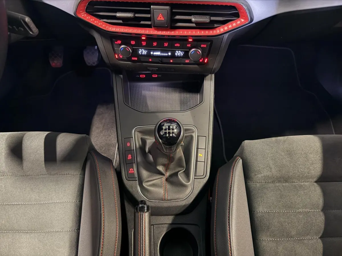 1.0 TSI FR Intense Virtual Camera Facelift Sfeer