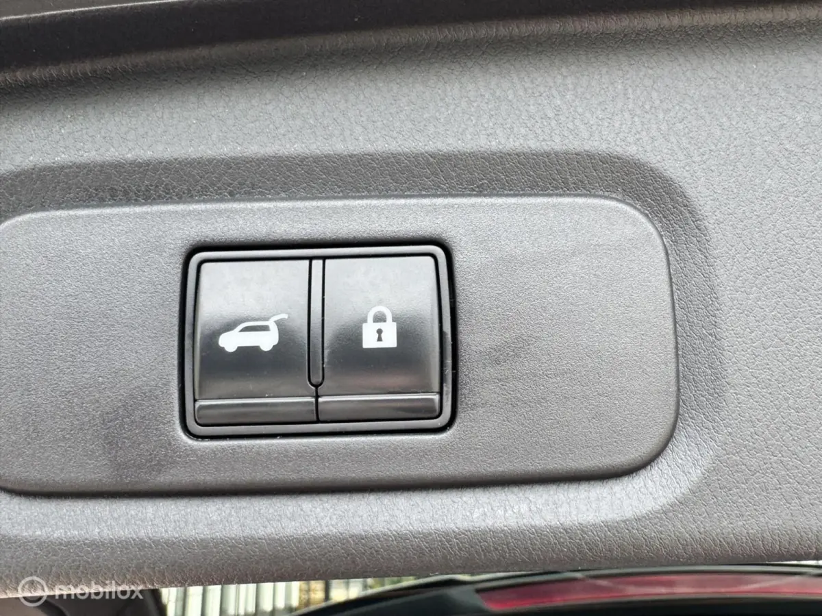 1.3 MHEV Hybride Xtronic N-Connecta Two-Tone